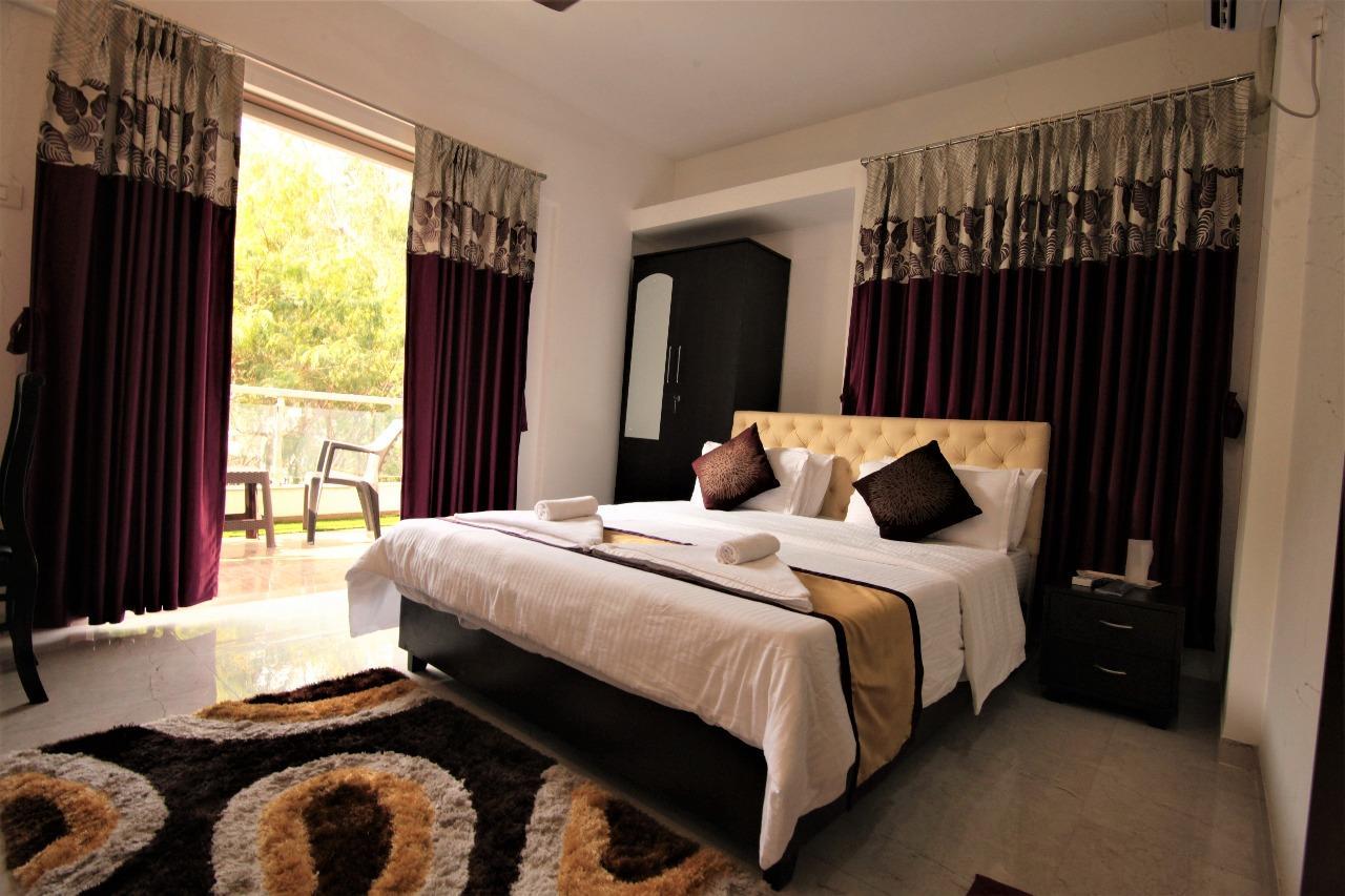 Veridical Hospitality, Baner - Pune Bed and Breakfast Eksteriør billede