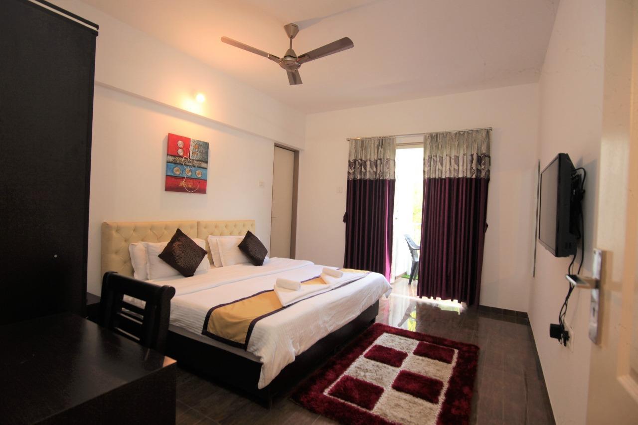 Veridical Hospitality, Baner - Pune Bed and Breakfast Eksteriør billede